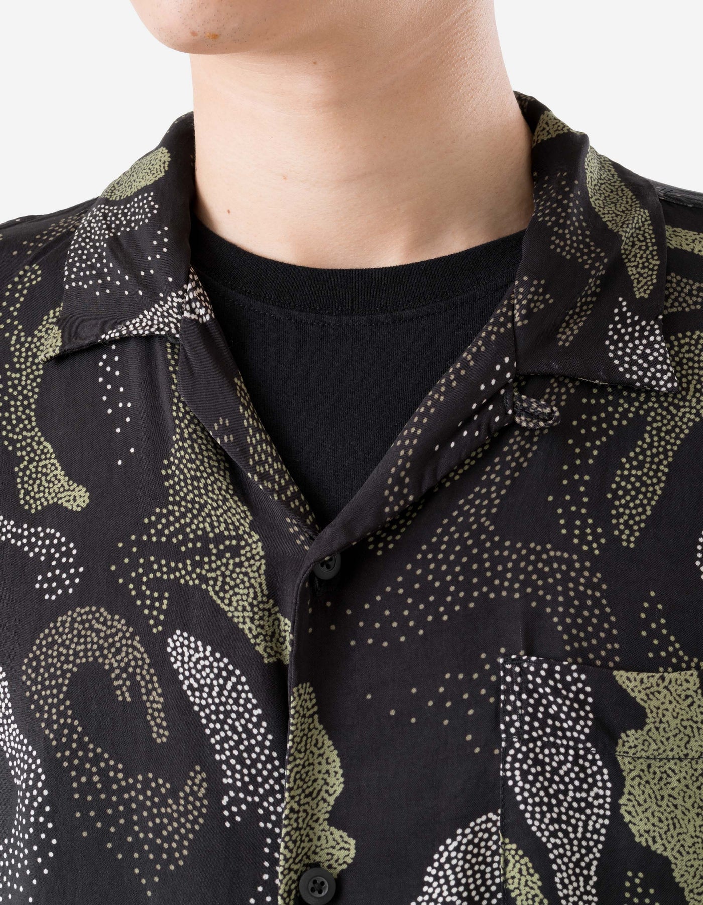 7084 DPM Koram Pointilist Camp Collar Shirt Black - Image 7