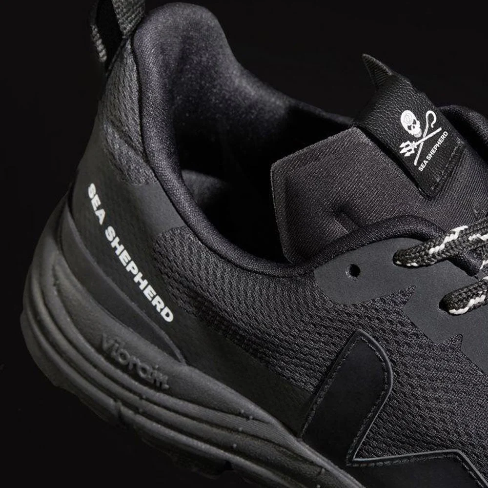 Veja X Sea Shepherd W' Dekkan Alveomesh - Black - Image 2